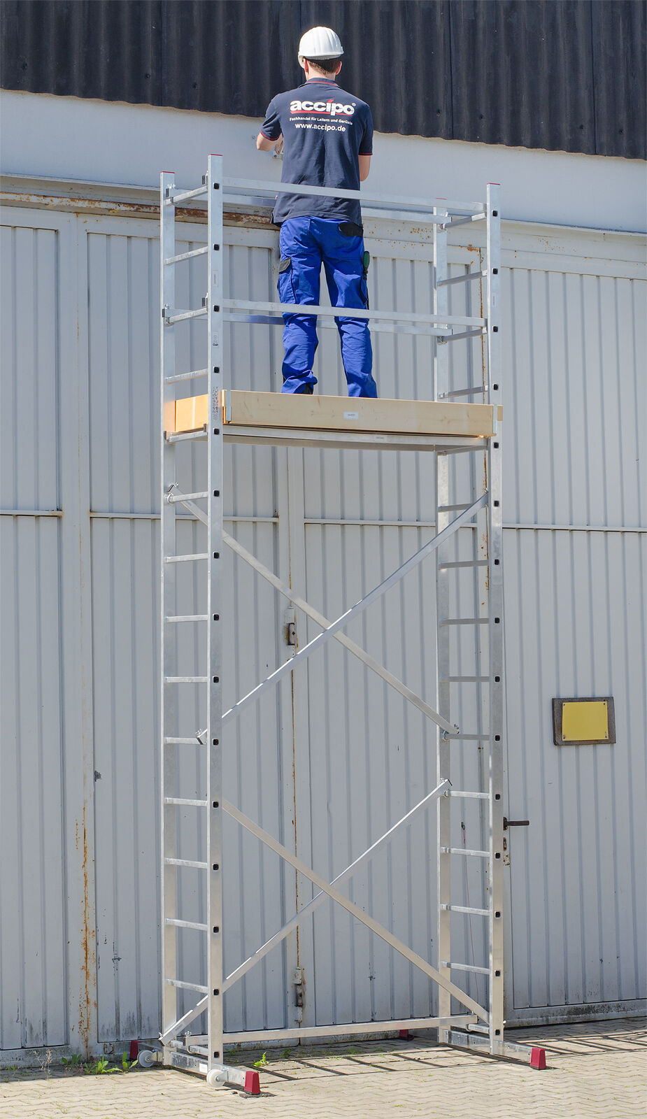 Artikelbild - Inspektion eines Hangartores