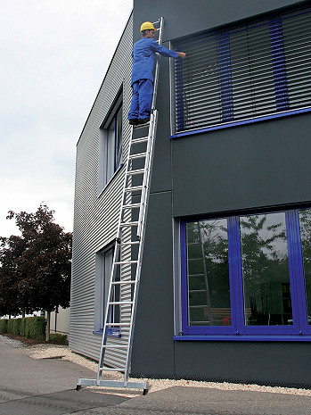 MUNK Günzburger Schiebeleiter mit nivello-Traverse / 2x14 Sprossen