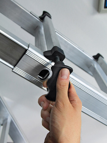 MUNK Günzburger Teleskopleiter 4-teilig mit Traverse / 4x5 Sprossen