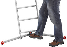 Einfache Bedienung der verstellbaren Traverse mittels Fußpedal