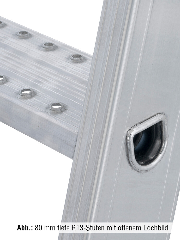 Nahaufnahme der R13-Stufen mit offenem Lochbild bei der KRAUSE STABILO Anlegeleiter
