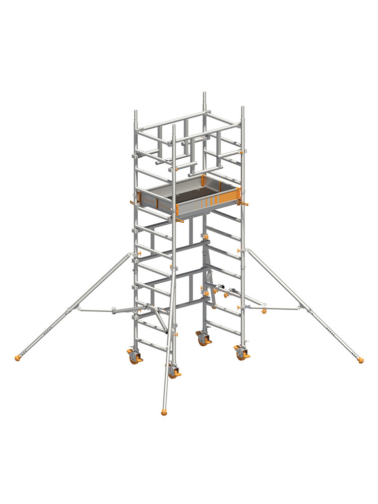 Layher Fahrgerüst SoloTower mit Sicherheitsaufbau P2 SAFETY PLUS mit Doppelgeländer, Arbeitshöhe 4,15 m, freigestellt