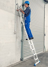 Anlegeleiter mit Traverse
